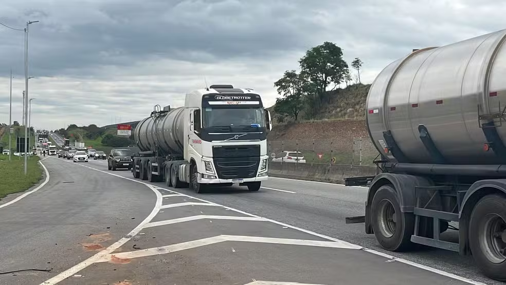 Trânsito intenso marca a saída para o feriado da Proclamação da República